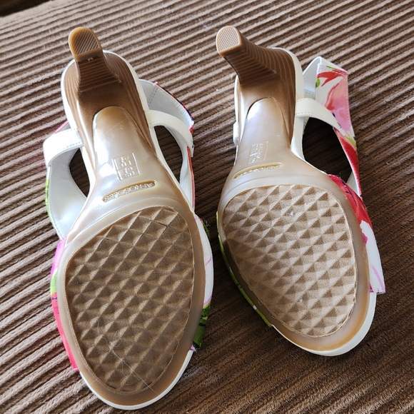 Aerosole Shoes - Picture 4 of 7